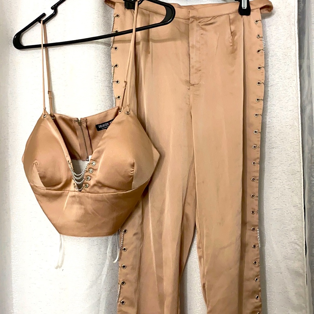 Two piece, nude/pinkish set, fashion nova